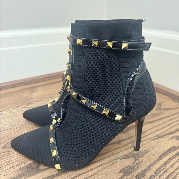 Catherine Malandrino Shoes - NWT Catherine Malandrine Pull On Ankle Boot Black
7.5